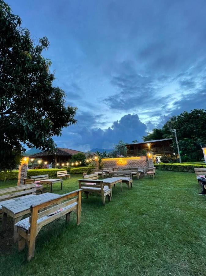 Hotel Campestre Campos Verdes Roldanillo ภายนอก รูปภาพ