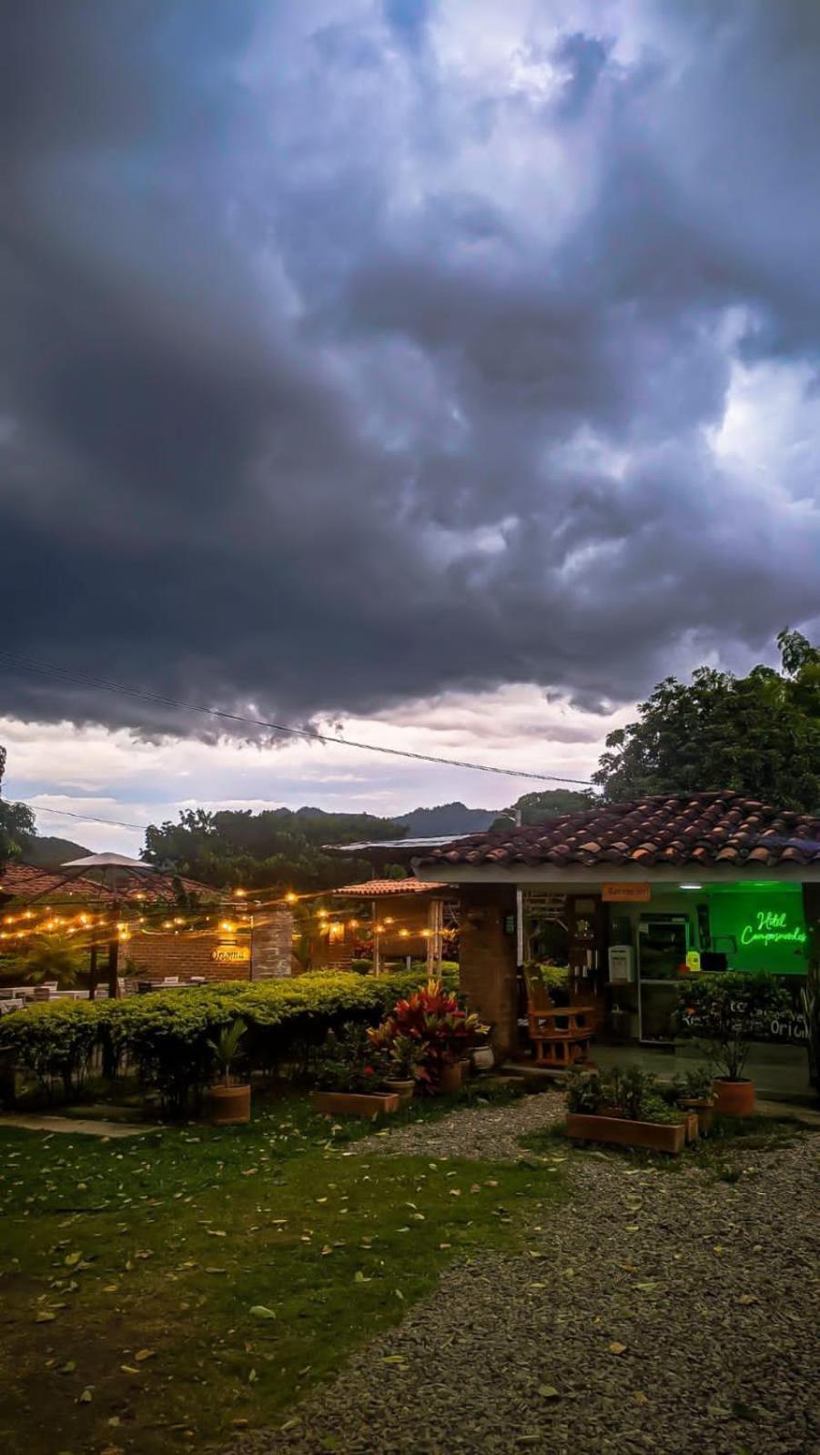 Hotel Campestre Campos Verdes Roldanillo ภายนอก รูปภาพ