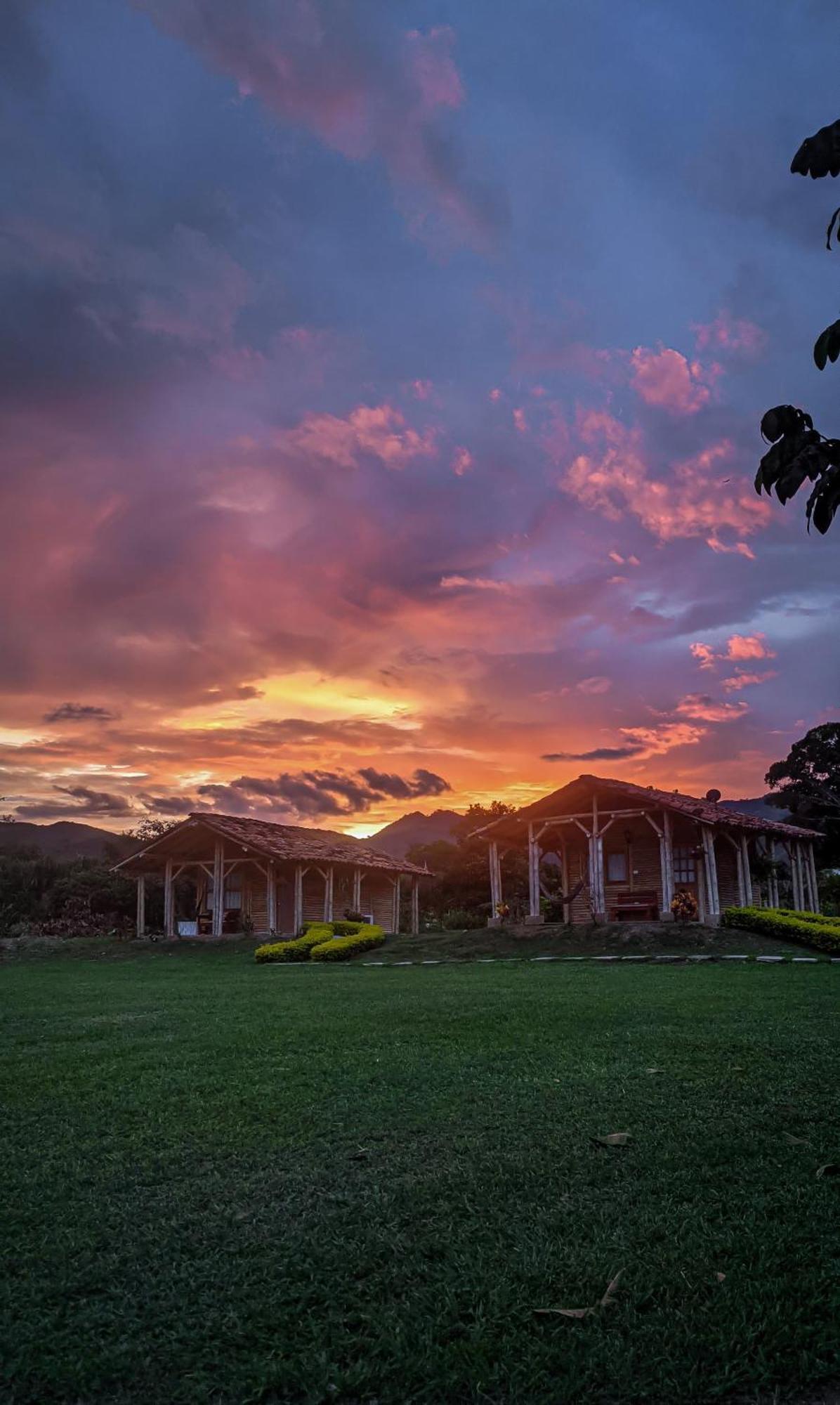 Hotel Campestre Campos Verdes Roldanillo ภายนอก รูปภาพ