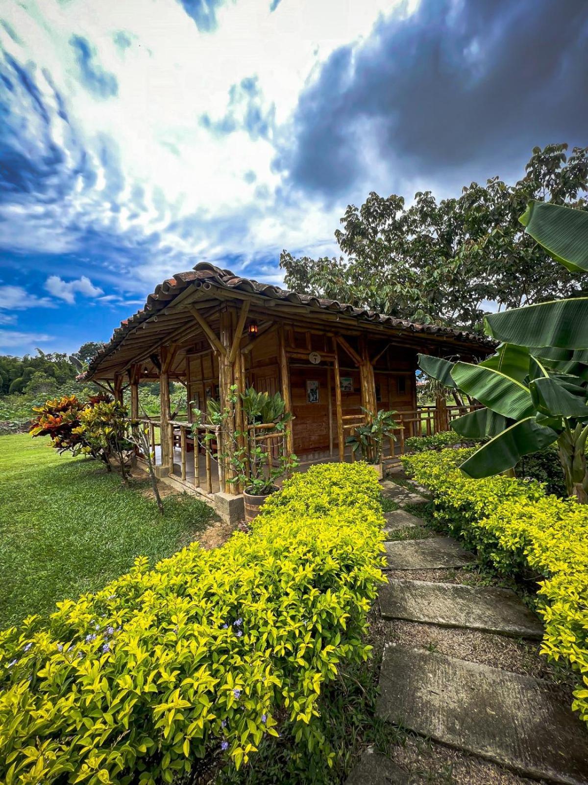 Hotel Campestre Campos Verdes Roldanillo ภายนอก รูปภาพ